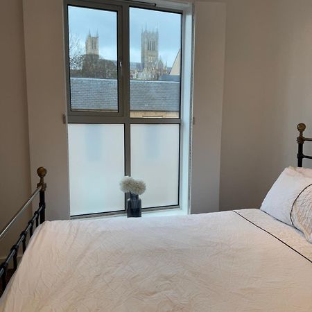 Central, Modern And Peaceful, Lovely Cathedral Views, Two-Bed Apartment With 40" Smart Tv & Free Onsite Parking Lincoln Exterior foto