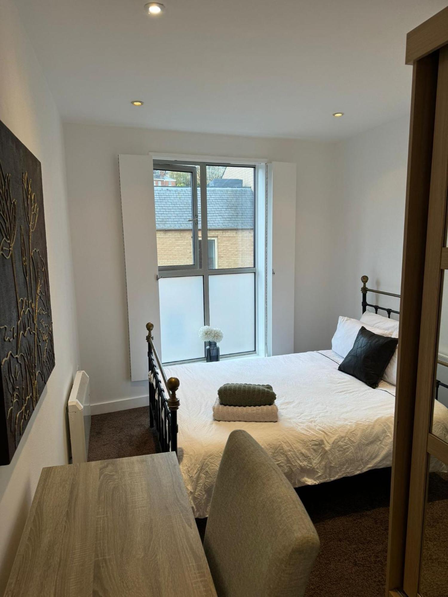 Central, Modern And Peaceful, Lovely Cathedral Views, Two-Bed Apartment With 40" Smart Tv & Free Onsite Parking Lincoln Exterior foto