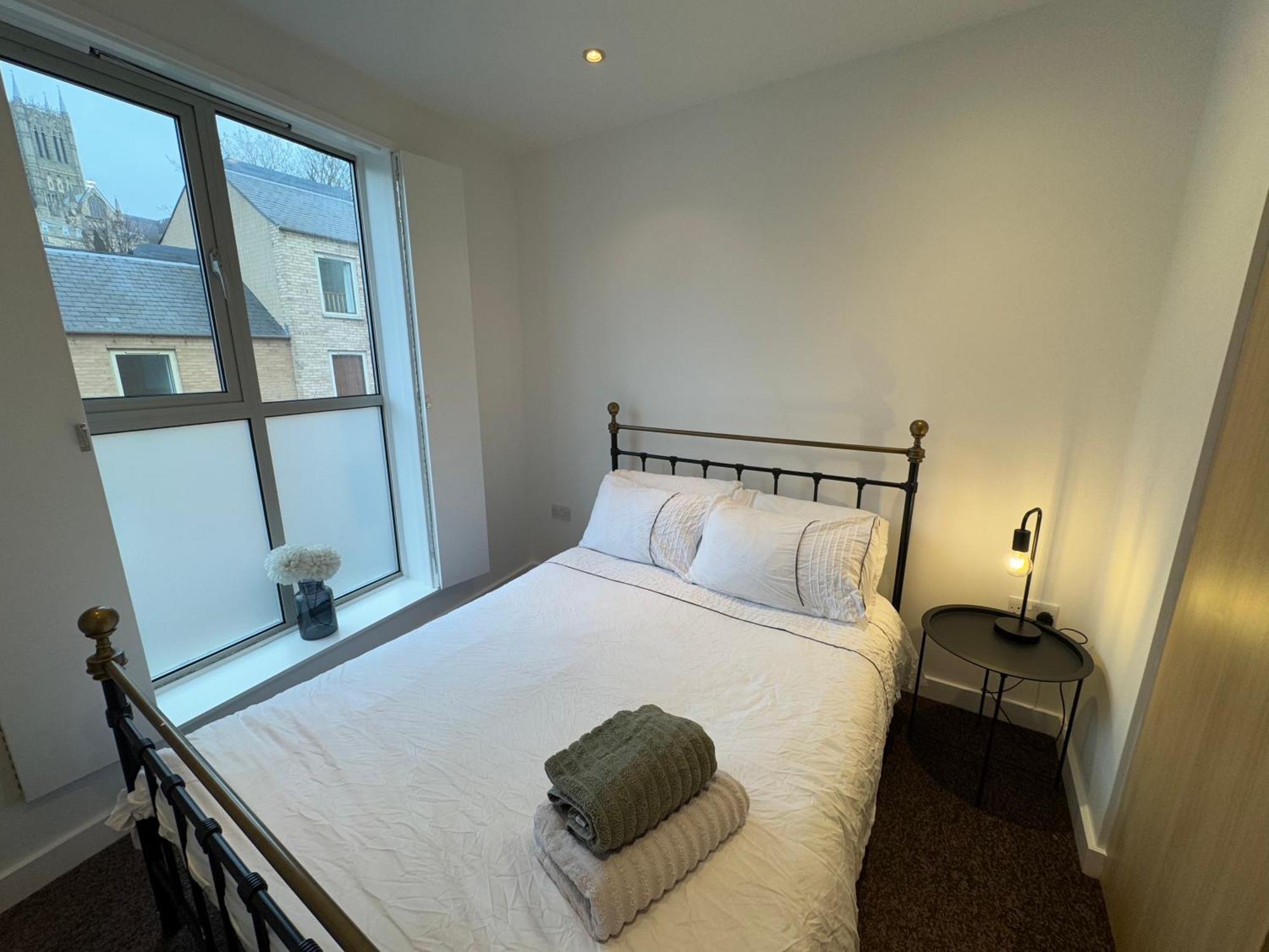 Central, Modern And Peaceful, Lovely Cathedral Views, Two-Bed Apartment With 40" Smart Tv & Free Onsite Parking Lincoln Exterior foto